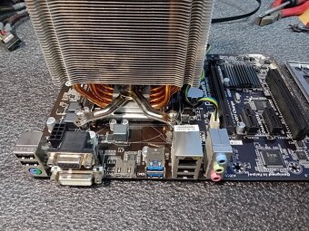 GIGABYTE GA-B85M-HD3+i5-4690K+8GB DDR3+CHLADIČ - 5
