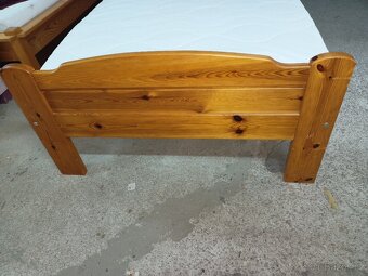 Prodám hezkou postel z masivu 100 x 200 cm - 5