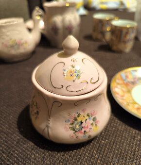 Mix retro porcelánových a keramických dekorativních kousků - 5