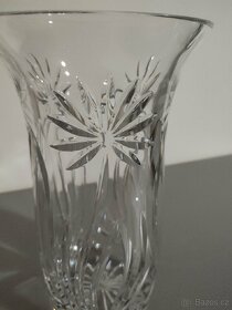 Váza z broušeného skla - 5