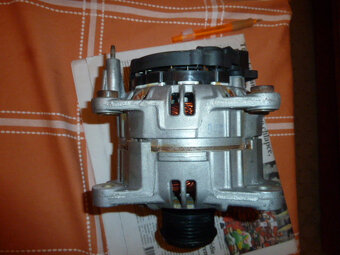 Alternátor Bosch. - 5
