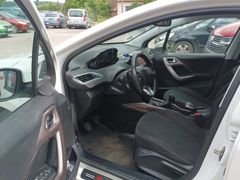 Peugeot 2008 1.2 - combi, nová TK - 5