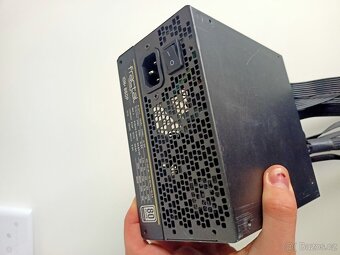 Zdroj 860W 80+ Platinum Fractal ion+ 860p - 5