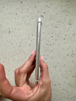 Apple iPhone 8 64GB white - 5