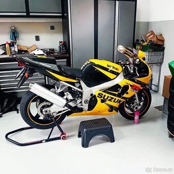Suzuki GSX-R K1 600 - 5