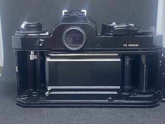 Nikon FE – černý, v pěkném a plně funkčním stavu - 5