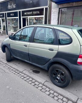 Renault Megane Scenic 4x4 - 5