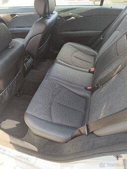 Mercedes Benz E211 - 5