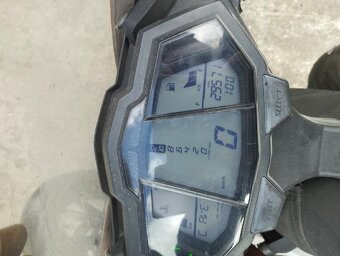 Yamaha YZF-R125 - 5
