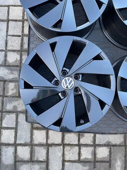 ORIGINÁL Alu Volkswagen Belmont R17, 5x112 - TOP STAV - 5