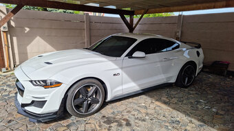 Ford Mustang 2019 GT 5.0 V8, manual - 5