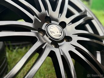 Kompletní letní Alu kola WheelWorld - 235/40 R19 XL - 5x112 - 5