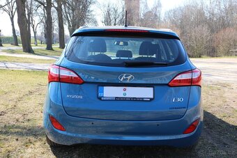 Hyundai i30 1.6 GDI 99 kW, kombi, 95 821 km – bohatá výbava - 5