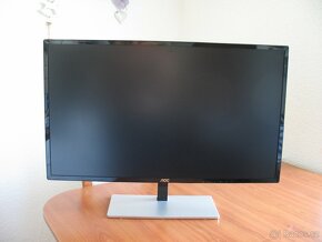 Prodám počítač s monitorem na práci i hry - 5