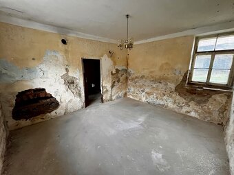 Dům s uzavřeným dvorem v Ůtěchovicích u Hořepníka - 5