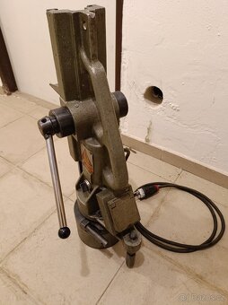 Prodám magnetický stojan VJ 432 - 5