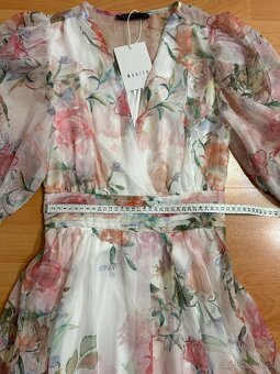 Šaty s květinovým vzorem - 5