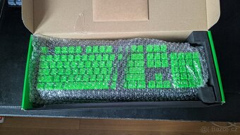 Razer BlackWidow V3 (Green switch, green keycapy) - 5