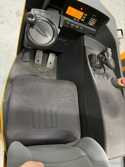 Retrak Jungheinrich ETV 214 - 5