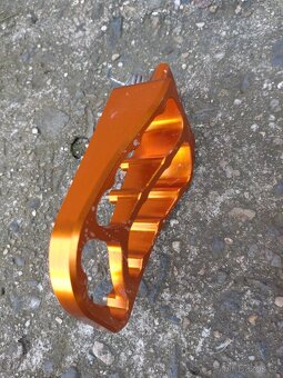 Rade Garage stupacky KTM - 5