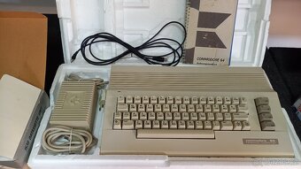 Commodore C64 C - 5