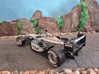 Prodám model formule F1 1:18 Mercedes Benz Mclaren MP4/15 20 - 5