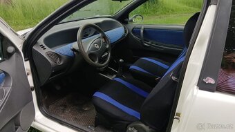 Lancia Ypsilon 1.1 - 5