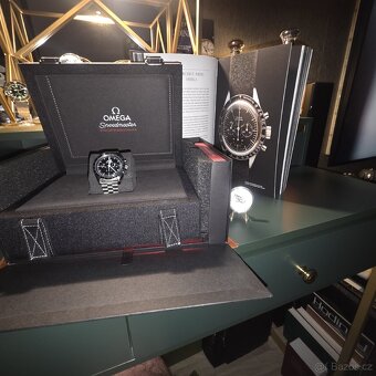 Omega speedmaster moonwatch - 5