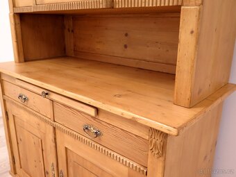 Nádherná stará kredenc - 5
