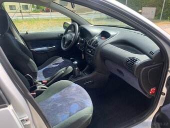Peugeot 206 1.4i, TK 04/2027, rok 2002 - 5
