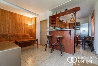 Exkluzivní prodej  rodinného domu s velkým pozemkem  Rožnov  - 5