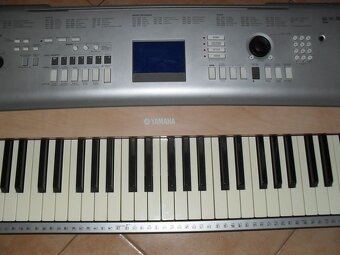 Digitální piano Yamaha Portable Grand DGX 620 - 5
