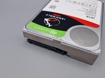 Seagate IronWolf 10 TB (ST10000VN0004) - 5