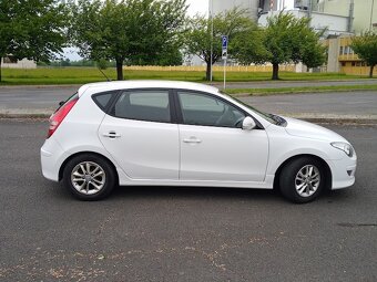 Prodám spolehlivé auto Hyundai I30 - 5