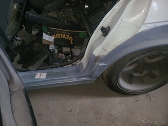 Bmw e34 520i manuál pred face - 5