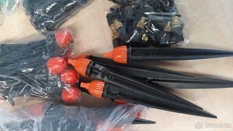 Věci na závlahu záhonů. Rozprašovače, postřiky, hadice - 5