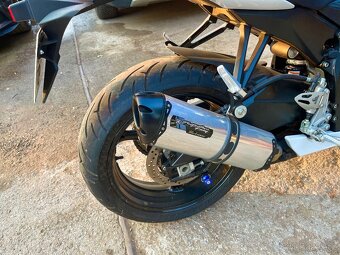 Suzuki GSX-R 750 - 5