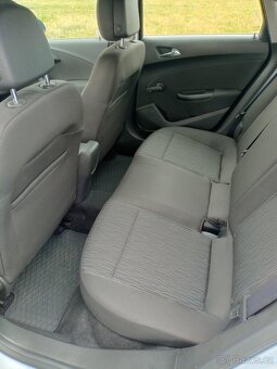 Opel Astra J 1.4i 74kW první majitel najeto pouze 49tis.km - 5