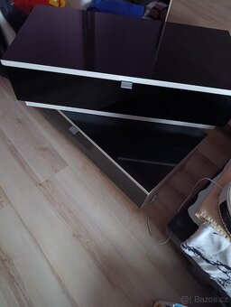 TV stolek + 2 skřínky - 5