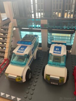 Lego 7498 Policejni stanice - 5