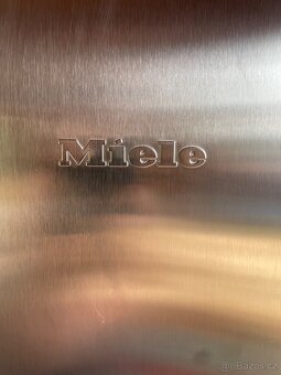 Miele mrazák nerez - 5