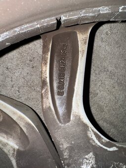 Alu DISK BMW X3original 8x18 et43 +zimni pneu - 5
