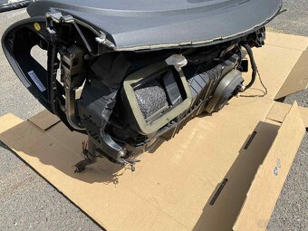 Palubní deska Volkswagen Passat B7 - 5