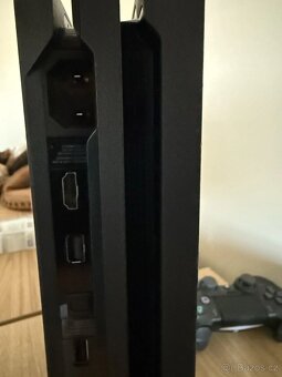PlayStation 4 Pro 1TB + 3 ovladače + 9 her - 5