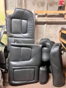 Černé sedačky Volvo S80 - 5