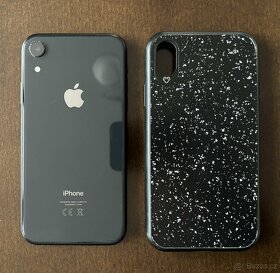 iPhone Xr - 64GB, černý + Mobilfox obal - 5
