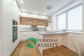 Úsporný a prostorný RD, 6+kk, 183 m2 v obci Jenštejn - 5