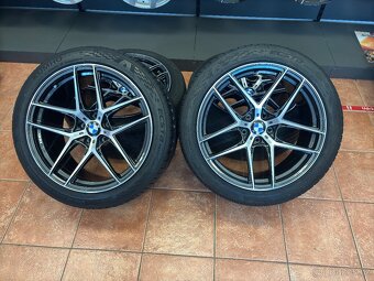 275/40 r20 BMW - 5