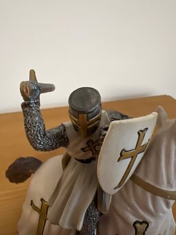 Schleich německý rytíř s mečem na koni - 5