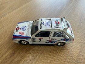 Bburago LANCIA DELTA S4 bílá s polepy 1/24 - 5